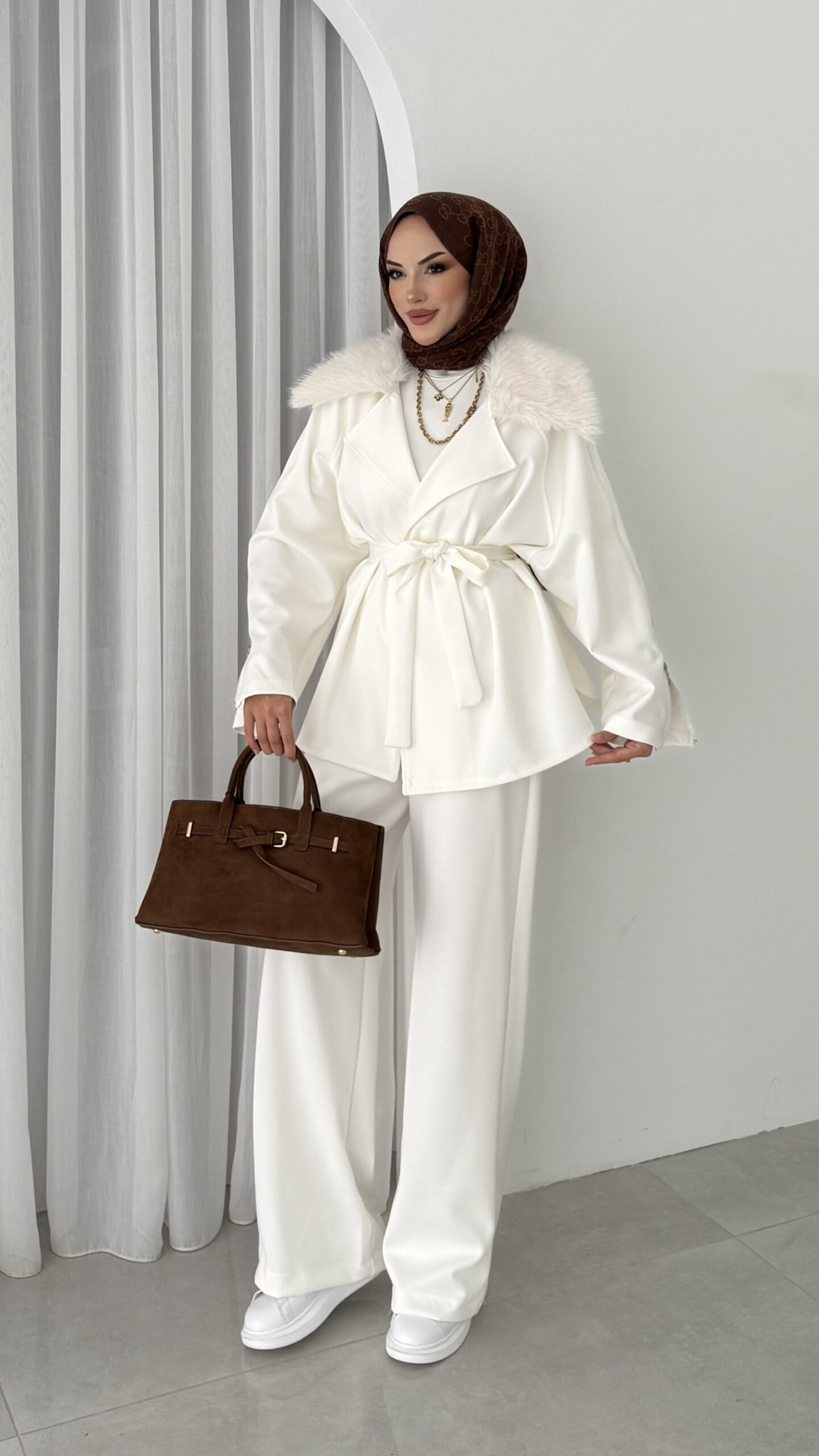 Elegant Kürklü Puf Scuba İkili Takım - Beyaz