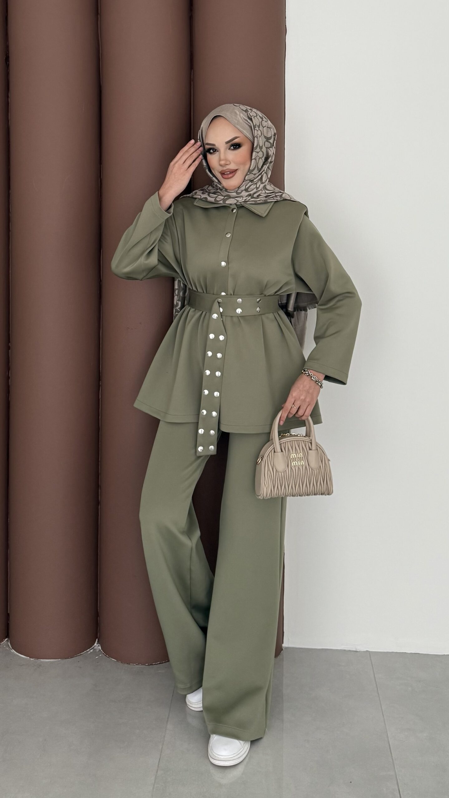 img_1316.jpeg Bondi Vatkalı Çıtçıtlı Scuba İkili Takım - Yağ Yeşil - Görsel 1