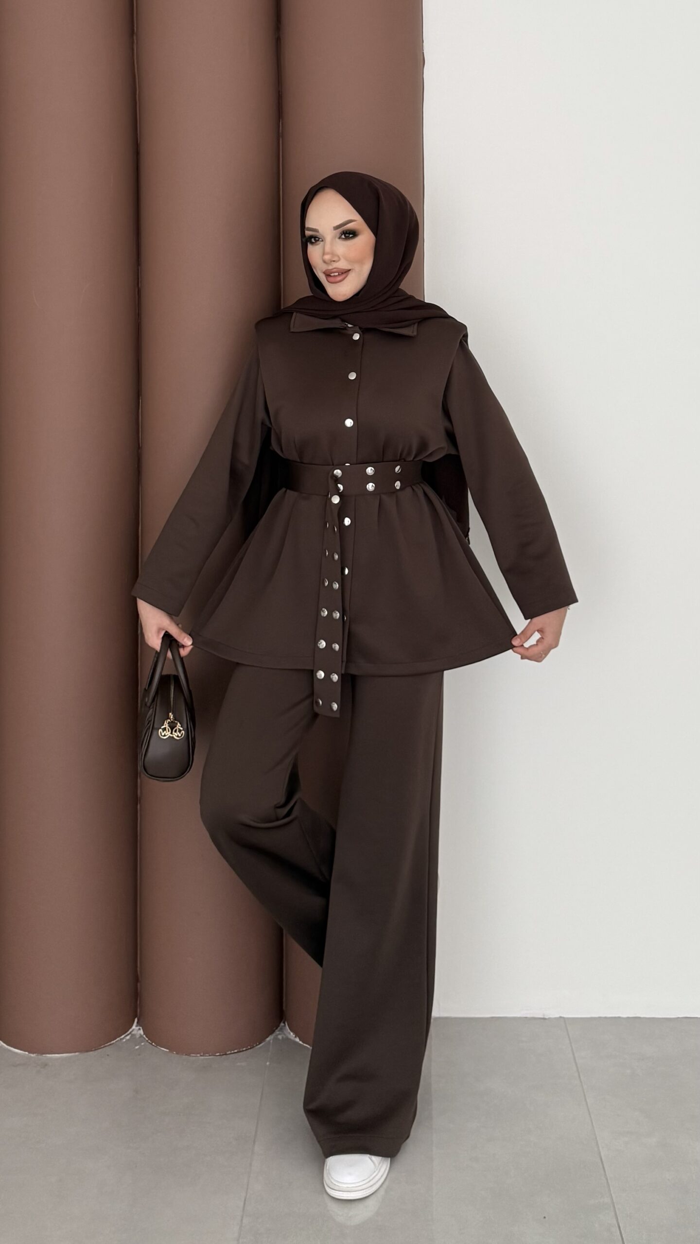 img_1362.jpeg Bondi Vatkalı Çıtçıtlı Scuba İkili Takım - Kahverengi - Görsel 1