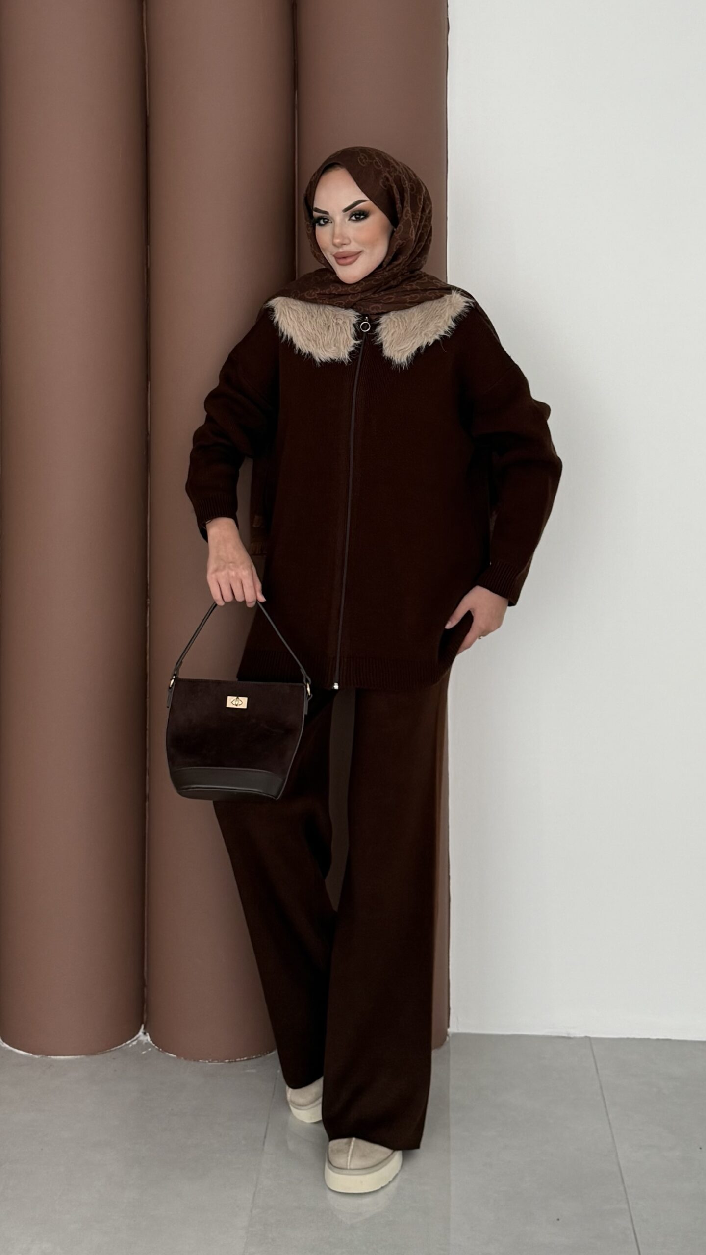 img_5743.jpeg Lolita Çıkarılabilir Kürklü Triko İkili Takım - Kahverengi - Görsel 1